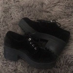 Chunky velvet shoes